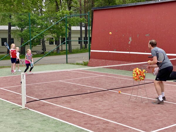 Här kan du spela tennis tills nya hallen står klar
